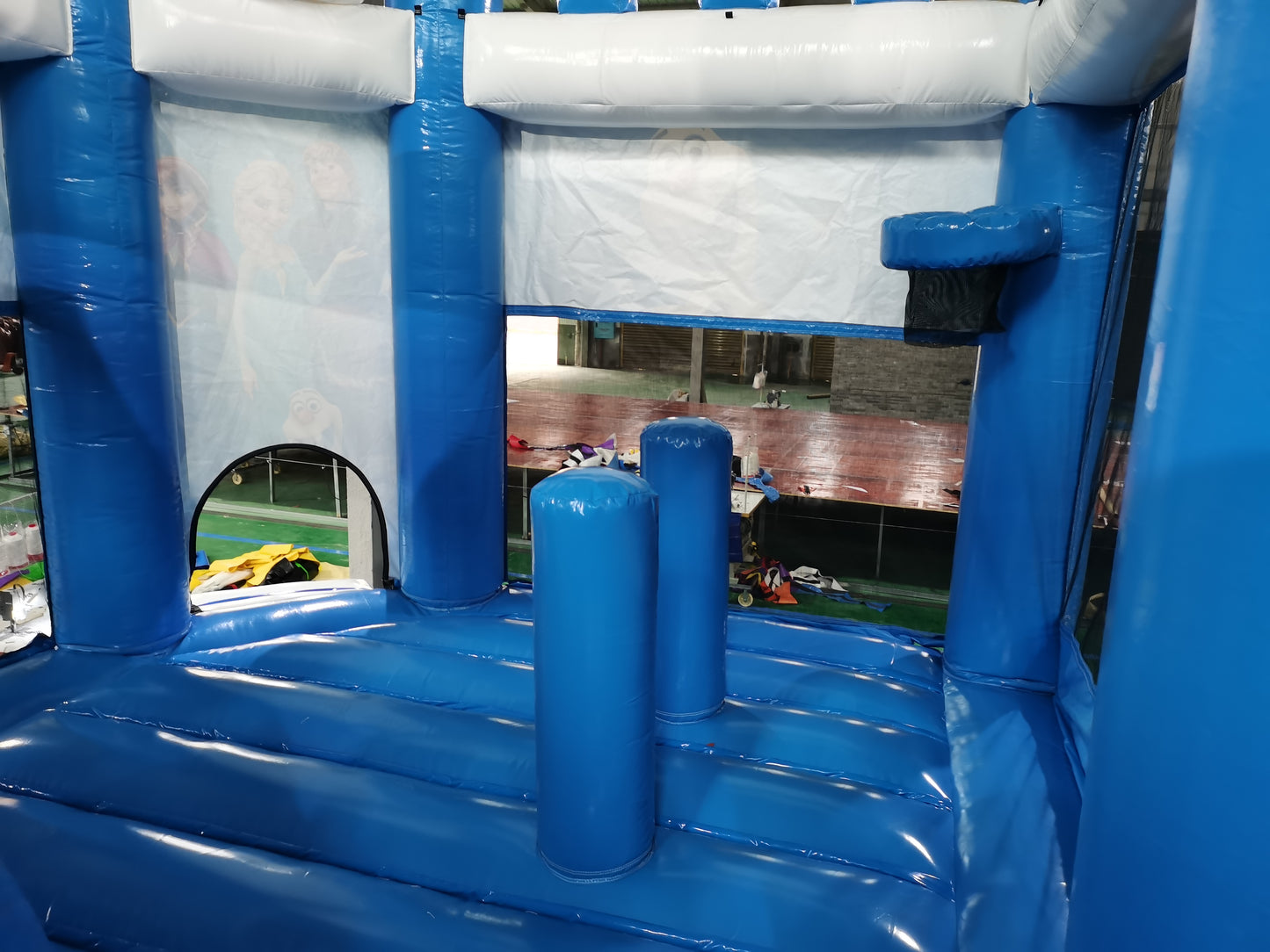 Château Reine des Neiges (Pignons Blancs)