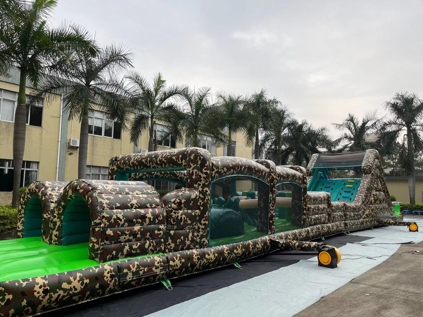 Camouflage Course et Glissade - 71 pieds